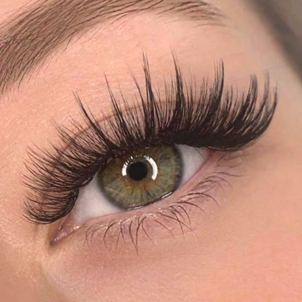 Eyelash-4 ต่อขนตา Wispy ผสมผสานความพริ้วและมิติ ให้ลุคหวานพรีเมียม